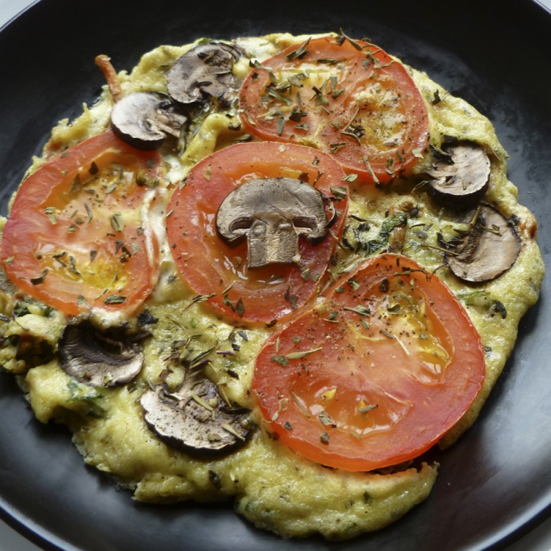 Omelet met groente en kruidenkaas